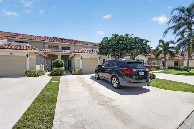 906 N Windermere Way, Palm Beach Gardens, FL 33418