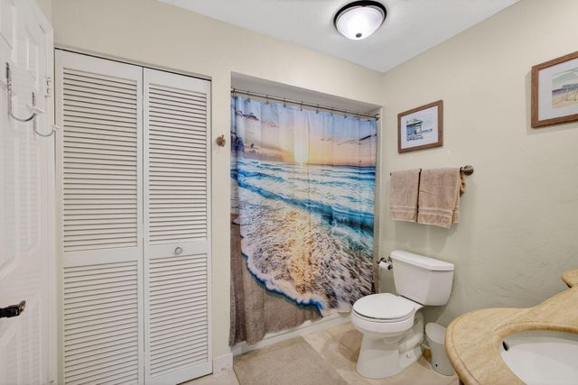 906 N Windermere Way, Palm Beach Gardens, FL 33418