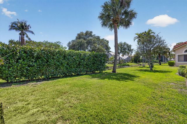 906 N Windermere Way, Palm Beach Gardens, FL 33418