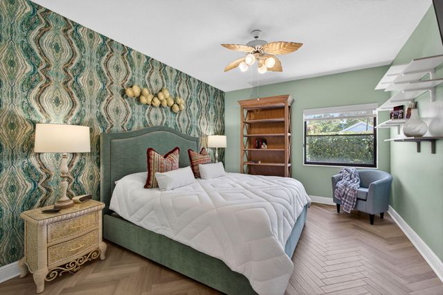 906 N Windermere Way, Palm Beach Gardens, FL 33418