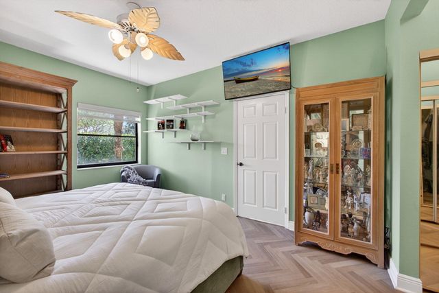 906 N Windermere Way, Palm Beach Gardens, FL 33418
