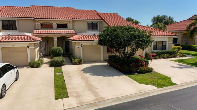 906 N Windermere Way, Palm Beach Gardens, FL 33418