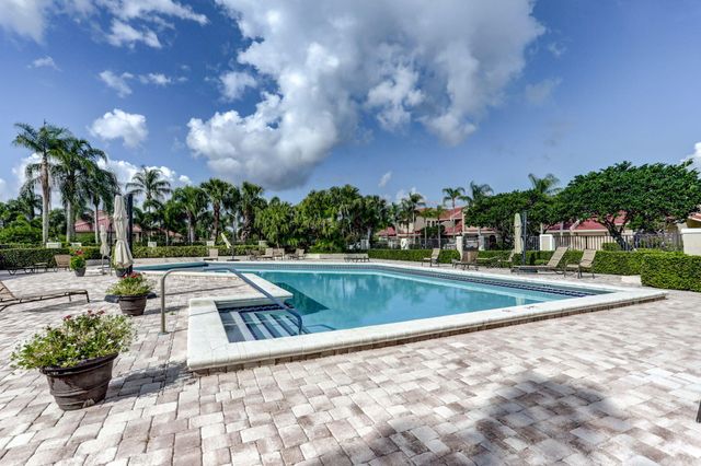 906 N Windermere Way, Palm Beach Gardens, FL 33418