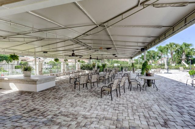 906 N Windermere Way, Palm Beach Gardens, FL 33418