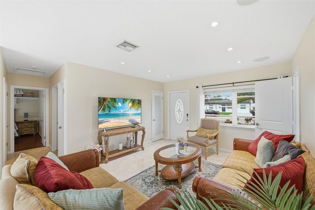 1009 Mango Isle, Fort Lauderdale, FL 33315