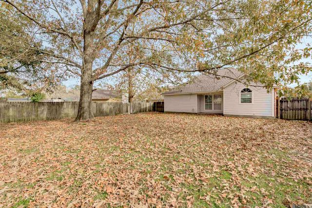 7646 Quorum Dr, Baton Rouge, LA 70817