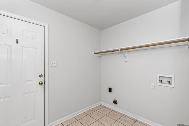 7646 Quorum Dr, Baton Rouge, LA 70817