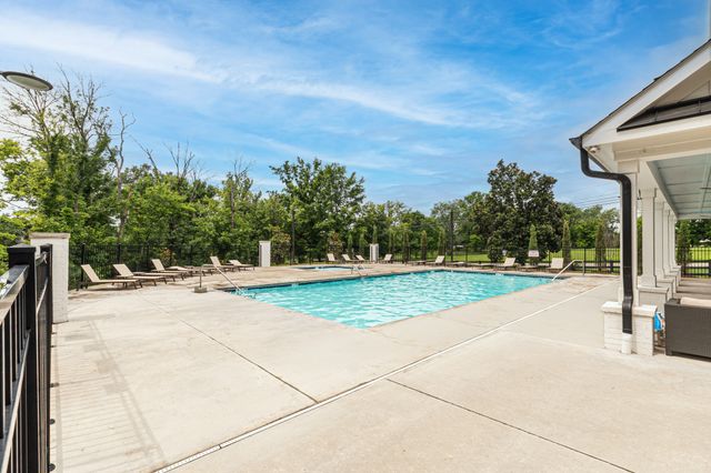 147 Fountain Brooke Dr, Hendersonville, TN 37075