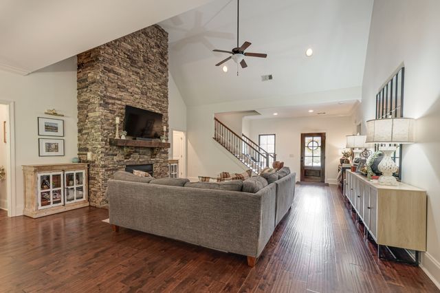 147 Fountain Brooke Dr, Hendersonville, TN 37075