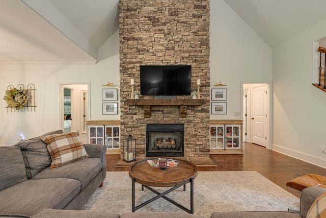 147 Fountain Brooke Dr, Hendersonville, TN 37075