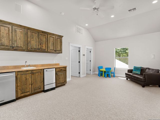 333 Pike, San Antonio, TX 78209