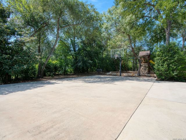 333 Pike, San Antonio, TX 78209