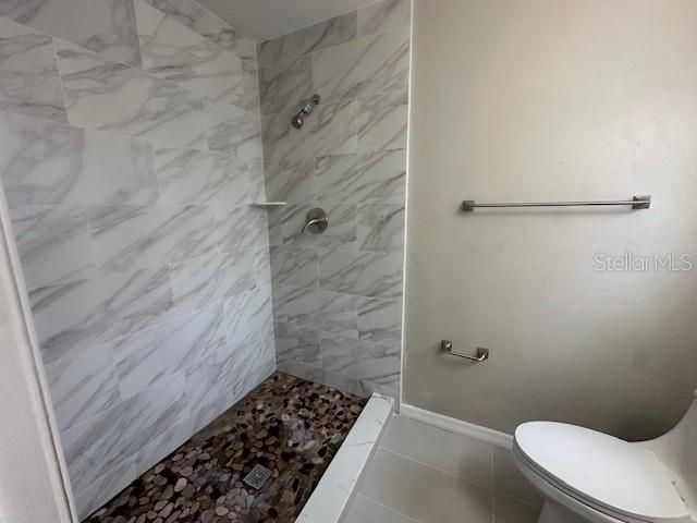 708 LAKEWOOD AVENUE, Tampa, FL 33613