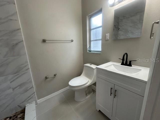 708 LAKEWOOD AVENUE, Tampa, FL 33613