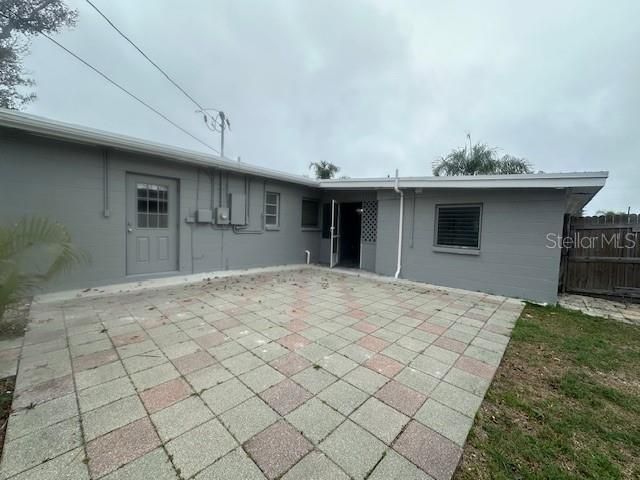 708 LAKEWOOD AVENUE, Tampa, FL 33613