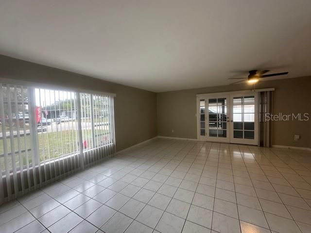 708 LAKEWOOD AVENUE, Tampa, FL 33613