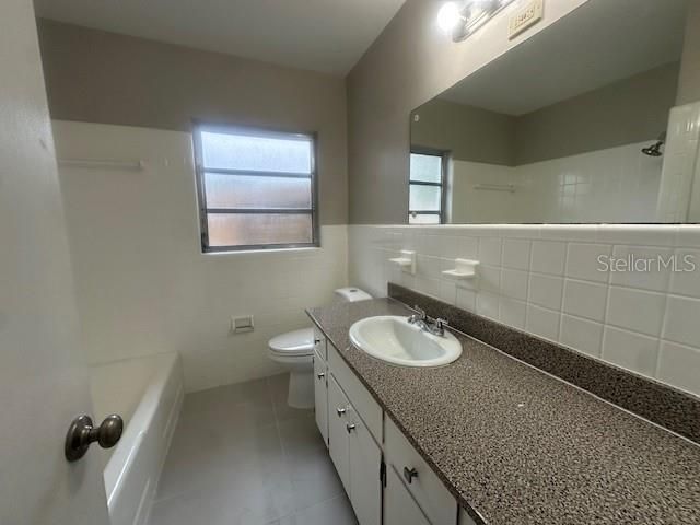 708 LAKEWOOD AVENUE, Tampa, FL 33613