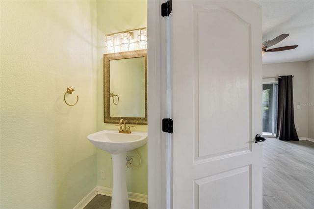 10404 KIPLINGER LANE, Orlando, FL 32829