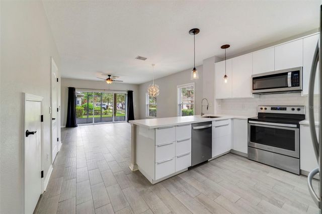 10404 KIPLINGER LANE, Orlando, FL 32829