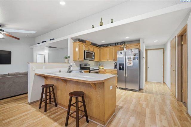 9703 Percheron Dr, Pasco, WA 99301