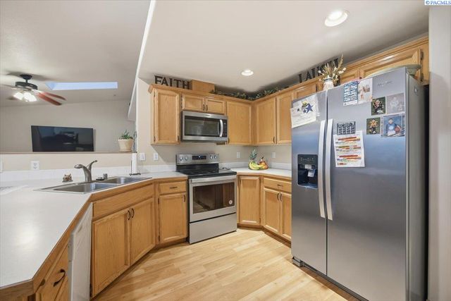 9703 Percheron Dr, Pasco, WA 99301