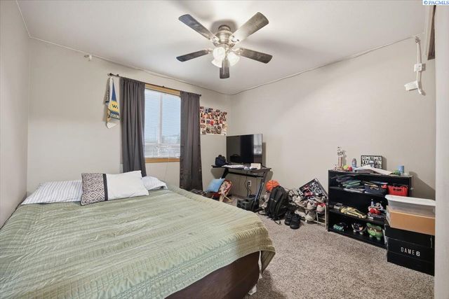 9703 Percheron Dr, Pasco, WA 99301