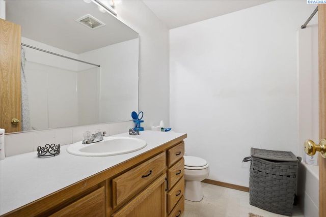 9703 Percheron Dr, Pasco, WA 99301