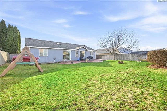 9703 Percheron Dr, Pasco, WA 99301