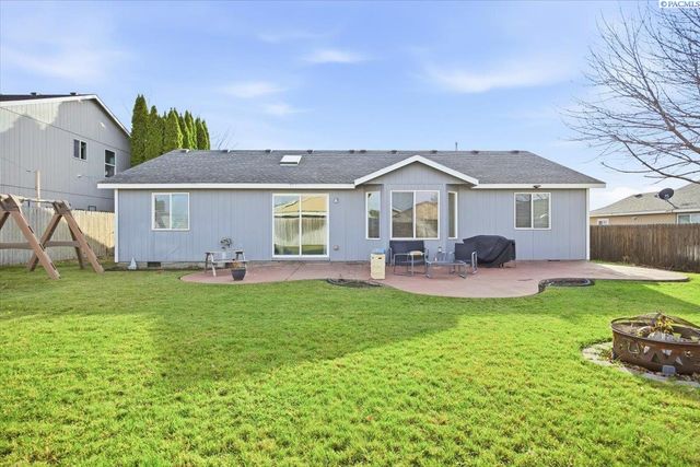 9703 Percheron Dr, Pasco, WA 99301