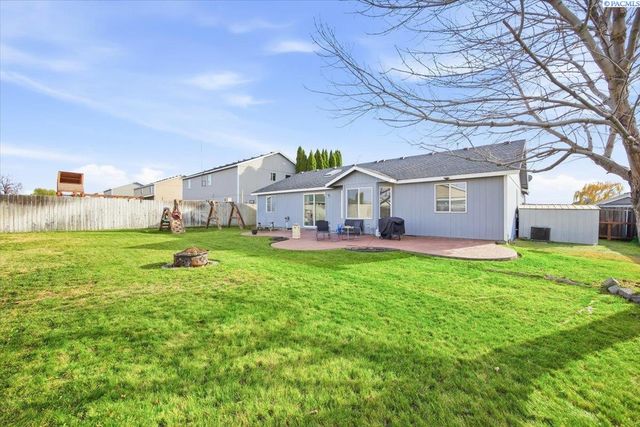 9703 Percheron Dr, Pasco, WA 99301