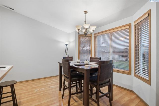 9703 Percheron Dr, Pasco, WA 99301