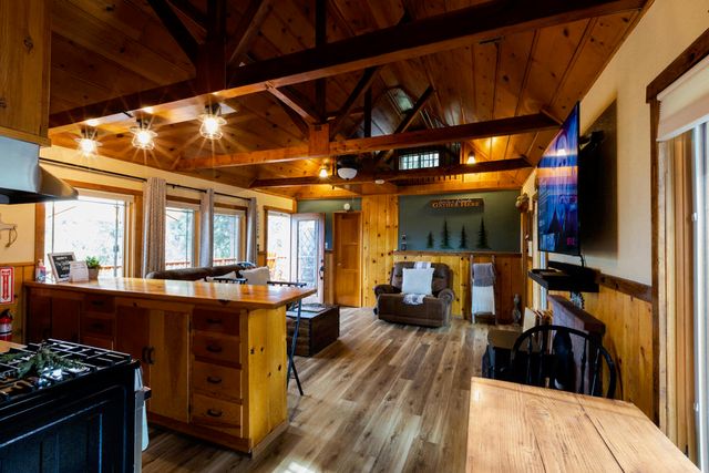 24825 Marion Ridge Road, Idyllwild, CA 92549