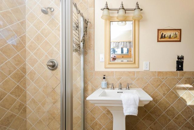 24825 Marion Ridge Road, Idyllwild, CA 92549