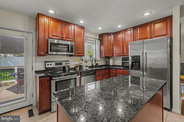 9120 SUMMER PARK DR, Parkville, MD 21234