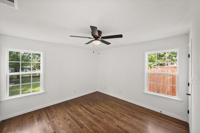 5117 Almena Road, River Oaks, TX 76114