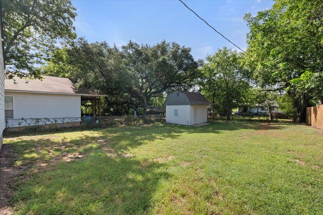 5117 Almena Road, River Oaks, TX 76114