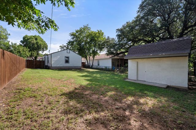 5117 Almena Road, River Oaks, TX 76114