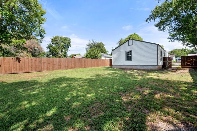 5117 Almena Road, River Oaks, TX 76114