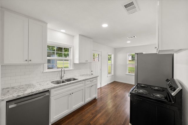 5117 Almena Road, River Oaks, TX 76114