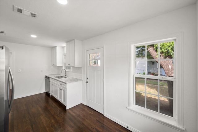 5117 Almena Road, River Oaks, TX 76114