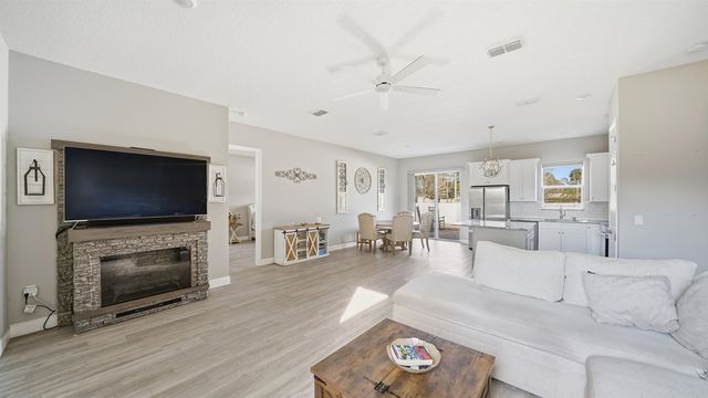 65 Raintree Pl, Palm Coast, FL 32164