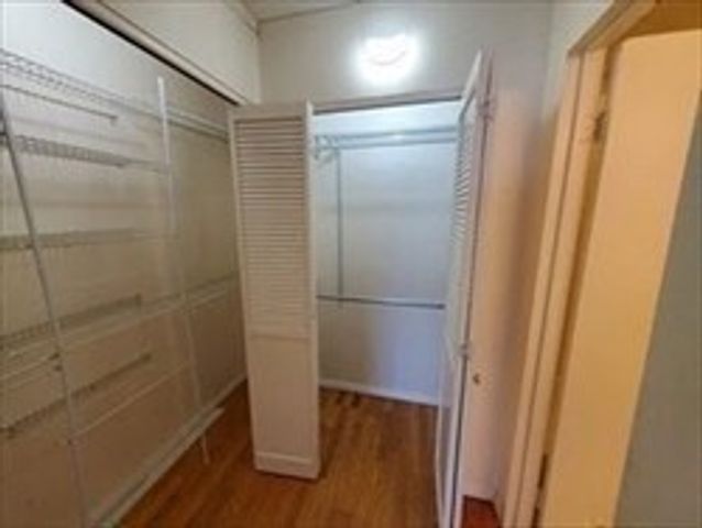 50 56 Broadlawn Park 512, Boston, MA 02132