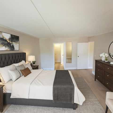 50 56 Broadlawn Park 512, Boston, MA 02132