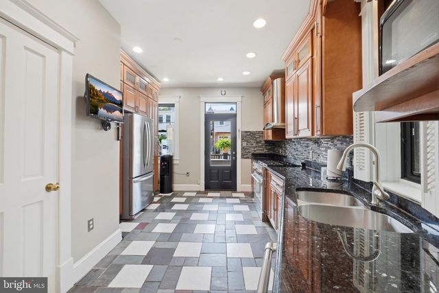 126 SEATON PL NW, Washington, DC 20001