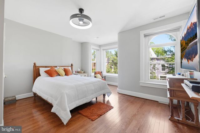 126 SEATON PL NW, Washington, DC 20001