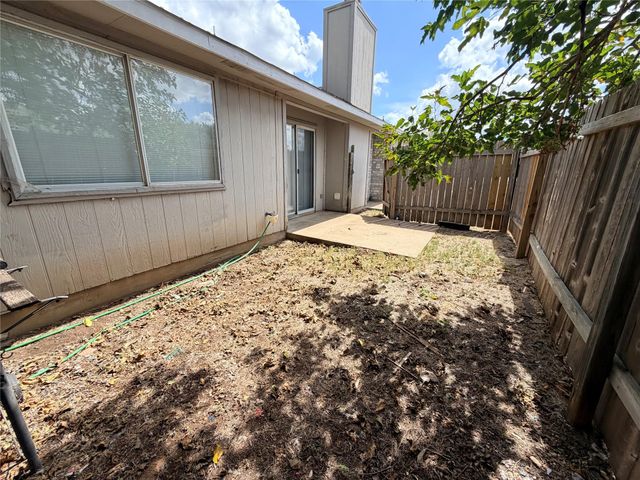 105 Axis Deer TRL A, Hutto, TX 78634