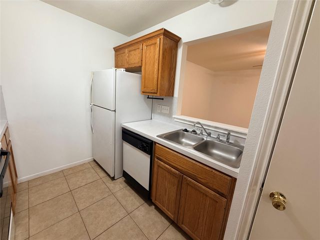 105 Axis Deer TRL A, Hutto, TX 78634