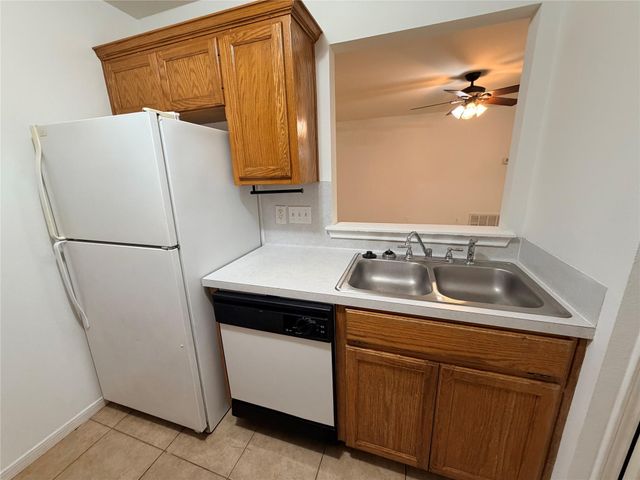 105 Axis Deer TRL A, Hutto, TX 78634