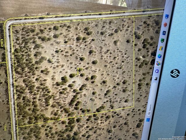 000 Old Hwy 90, Sabinal, TX 78881