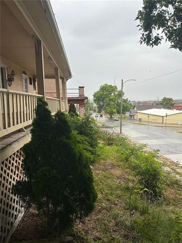 415 S 9TH Street, St Joseph, MO 64501